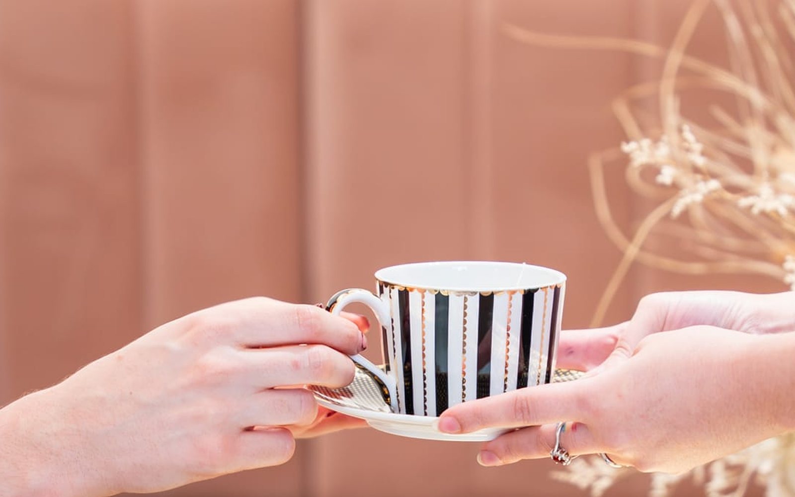 Tea served to a patient in the Spa Dental Sydney CBD lounge