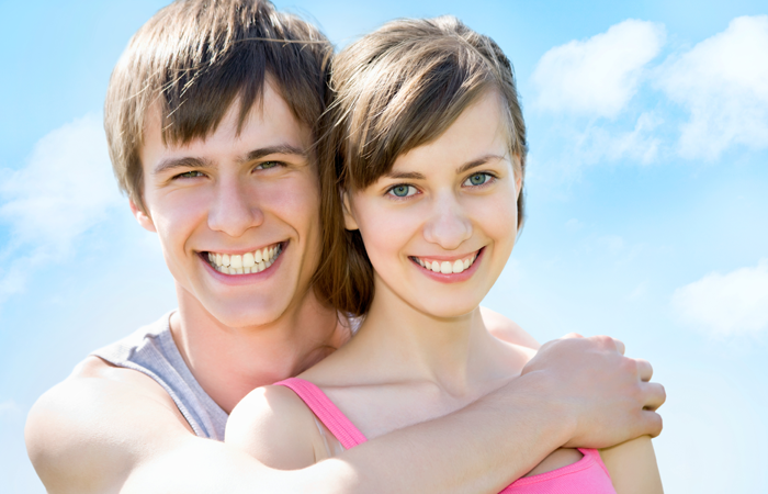 Correct your smile discreetly with clear braces
