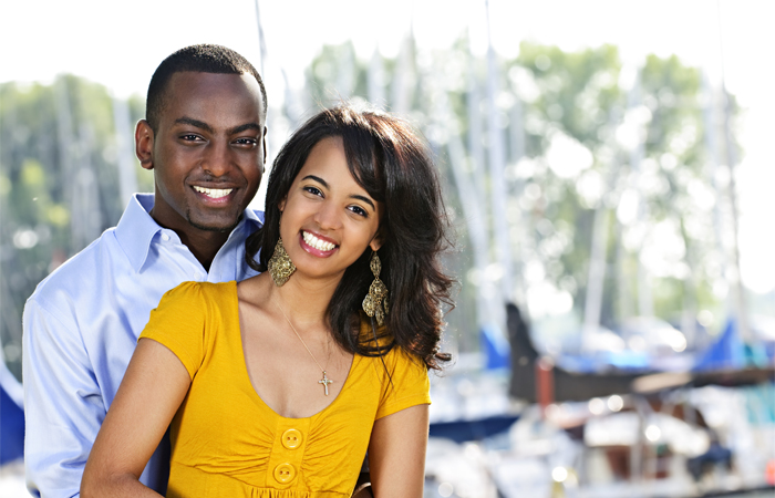 What are some of the advantages of wearing invisible braces?