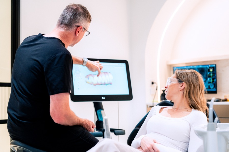 Spa Dental clinician capturing a 3D iTero scan